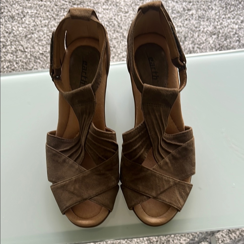 Earth Women's Brown Sandals